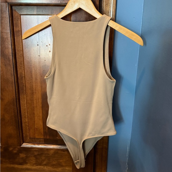 Aritzia Babaton Contour '90s Bodysuit XS - Picture 3 of 3